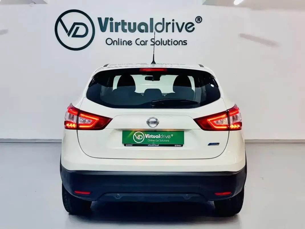 Nissan Qashqai 2015 - 13750 EUR, 96000 km - 96000km - foto 8 de 45