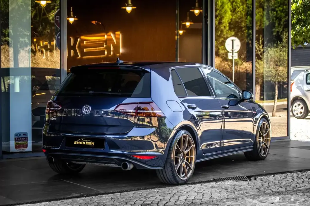 Volkswagen Golf 2015 - 24990 EUR, 83192 km - AUTO.MOTO.pt - 83192km - foto 4 de 45