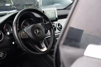 Mercedes-Benz CLA 180 2015 - 15900 EUR, 158000 km - AUTO.MOTO.pt - 158000km - foto 8 de 26
