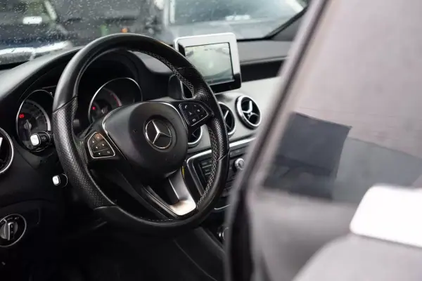 Mercedes-Benz CLA 180 2015 - 15900 EUR, 158000 km - AUTO.MOTO.pt - 158000km - foto 8 de 26