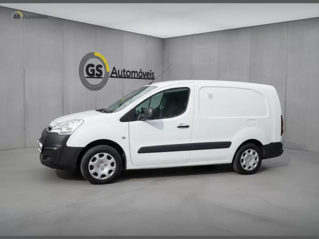 Peugeot 2016 - 9990 EUR, 180000 km - AUTO.MOTO.pt - 180000km - foto 5 de 8