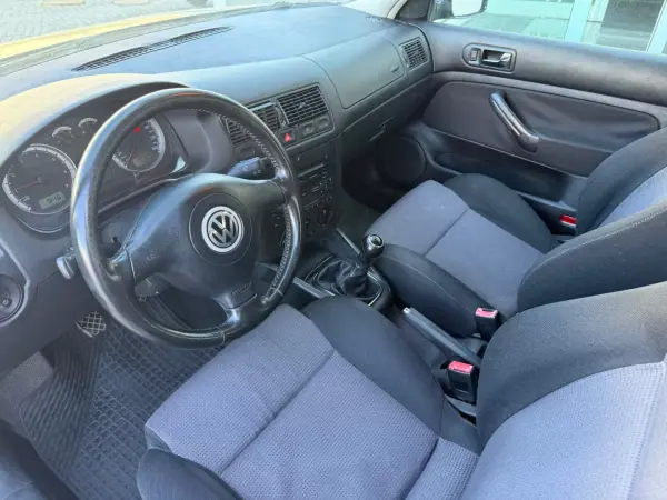 Volkswagen Golf 2003 - 2999 EUR, 191121 km - AUTO.MOTO.pt - 191121km - foto 13 de 25