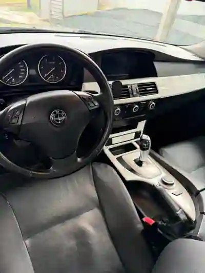 BMW 520 2008 — foto 5 de 9