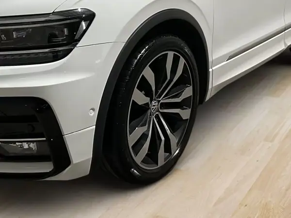 Volkswagen Tiguan 2020 - 31800 EUR, 97000 km - AUTO.MOTO.pt - 97000km - foto 6 de 20
