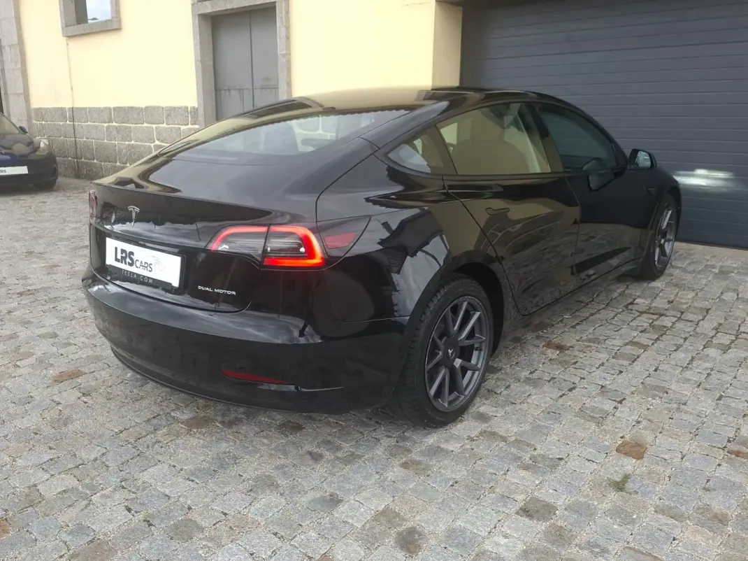 Tesla Model 3 2022 - 36490 EUR, 19253 km - AUTO.MOTO.pt - 19253km - foto 6 de 18