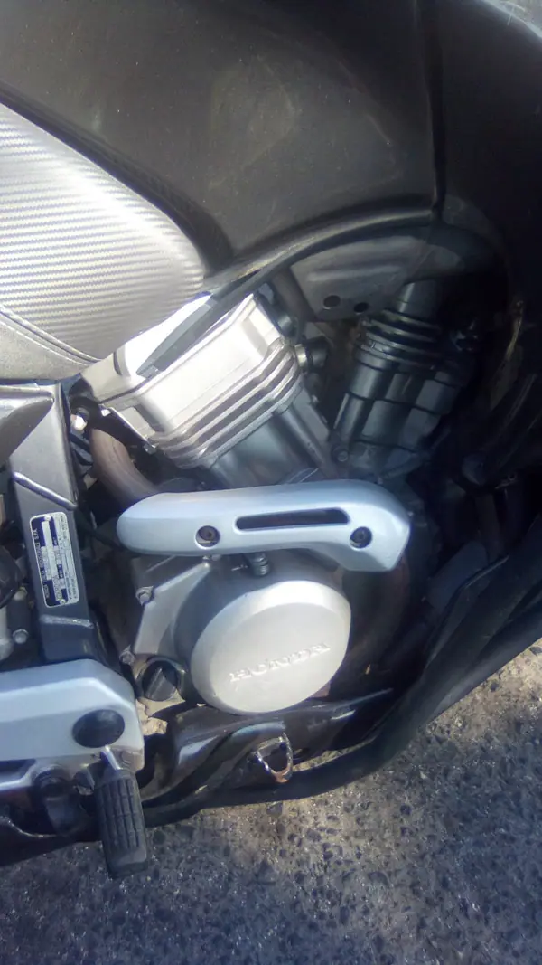 Honda Transalp Base 2000 - 3000 EUR, 75000 km - AUTO.MOTO.pt - 75000km - foto 6 de 8