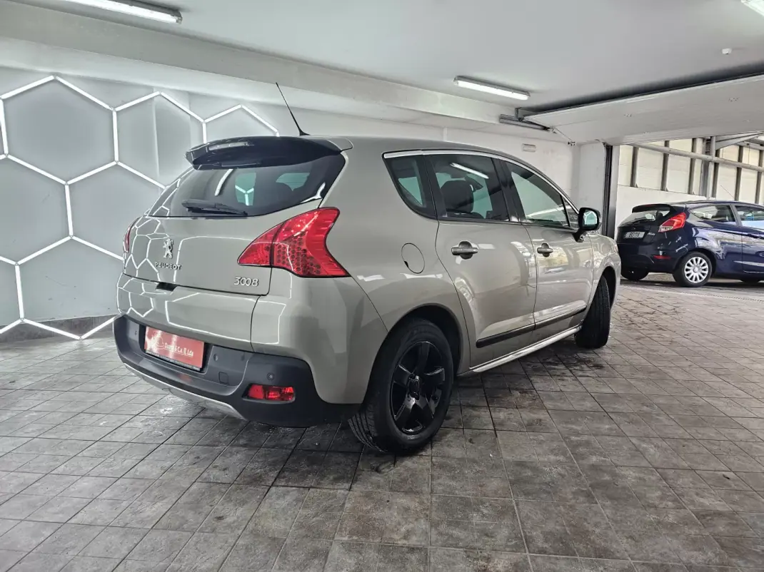 Peugeot 3008 2013 - 10990 EUR, 238991 km - AUTO.MOTO.pt - 238991km - foto 12 de 26