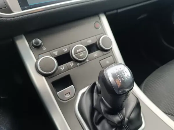 Land Rover Range Rover Evoque 2017 - 25500 EUR, 114000 km - AUTO.MOTO.pt - 114000km - foto 19 de 22