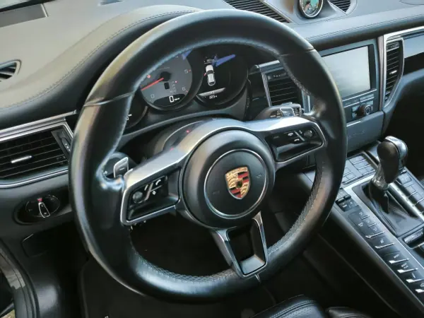 Porsche Macan 2014 - 42950 EUR, 177239 km - AUTO.MOTO.pt - 177239km - foto 40 de 59