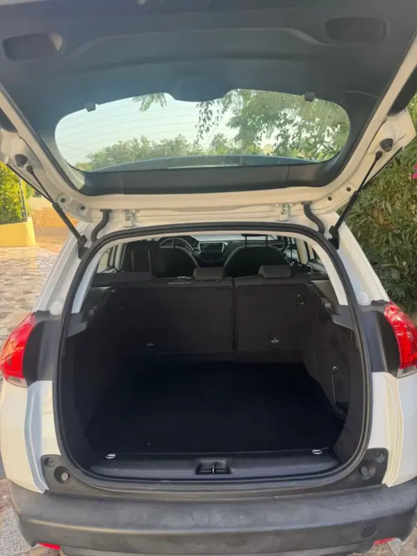 Peugeot 2008 2016 - 10900 EUR, 136445 km - AUTO.MOTO.pt - 136445km - foto 7 de 7