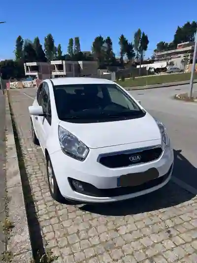 Kia Venga 2013 - 10500 EUR, 24000 km - AUTO.MOTO.pt - 24000km - foto 2 de 14