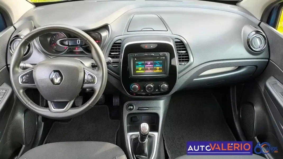 Renault Captur 2019 - 13950 EUR, 61525 km - AUTO.MOTO.pt - 61525km - foto 11 de 30