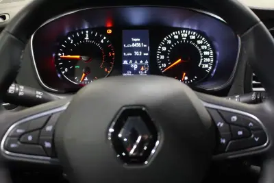 Renault Mégane Sport Tourer 2021 - 15290 EUR, 168000 km - AUTO.MOTO.pt - 168000km - foto 22 de 30