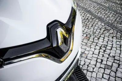Renault Zoe 2020 - 12900 EUR, 44743 km - AUTO.MOTO.pt - 44743km - foto 9 de 38