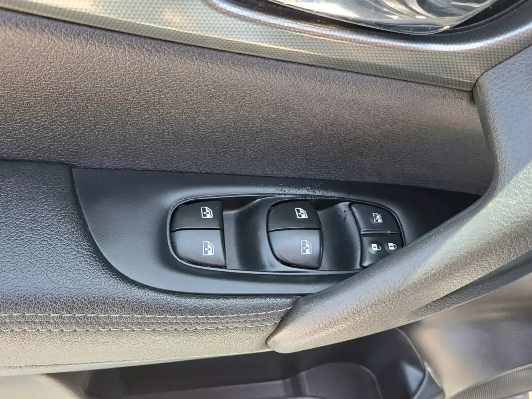Nissan Qashqai 2019 - 18750 EUR, 92563 km - 92563km - foto 28 de 50