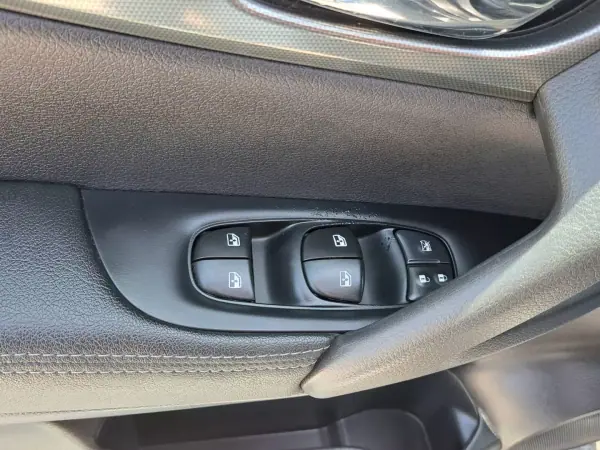 Nissan Qashqai 2019 - 18750 EUR, 92563 km - AUTO.MOTO.pt - 92563km - foto 28 de 50
