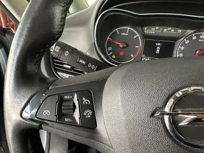 Opel Zafira 2018 - 13900 EUR, 128674 km - AUTO.MOTO.pt - 128674km - foto 16 de 36