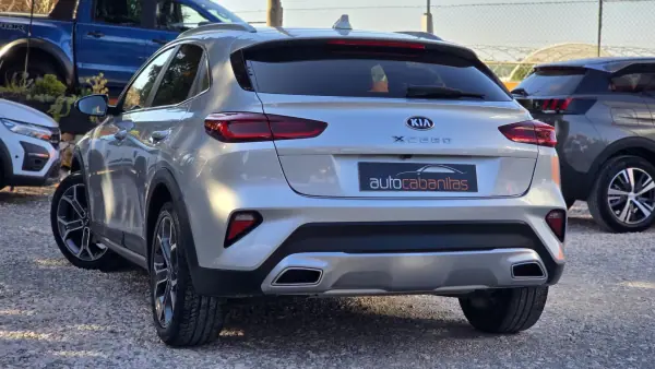 Kia XCeed 2022 - 17500 EUR, 75020 km - AUTO.MOTO.pt - 75020km - foto 7 de 25
