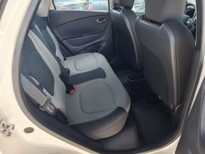 Renault Captur 2017 - 12990 EUR, 137723 km - AUTO.MOTO.pt - 137723km - foto 13 de 22