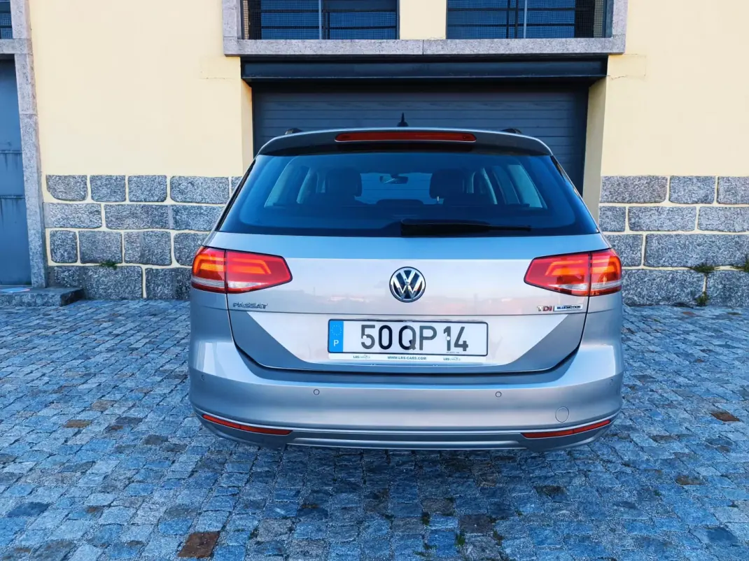Volkswagen Passat Variant 2015 - 12490 EUR, 202331 km - 202331km - foto 5 de 21
