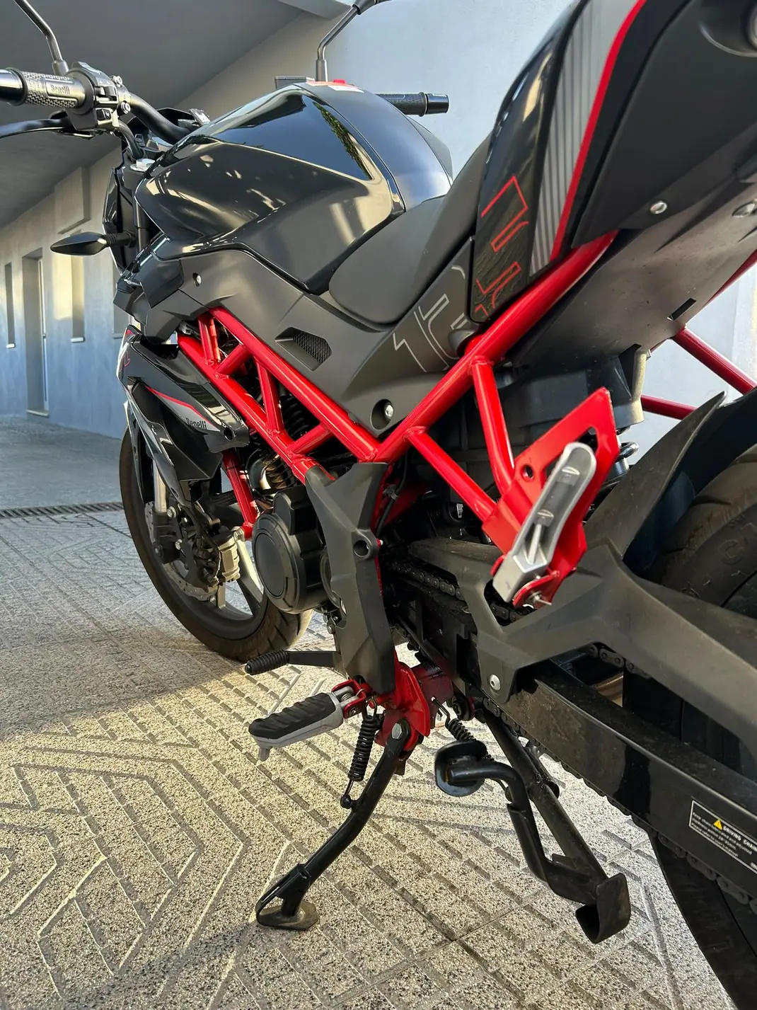 Benelli BN 2025 - 2400 EUR, 9625 km - 9625km - foto 11 de 14