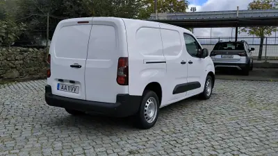 Peugeot PARTNER GIRAFON 2020 - 14490 EUR, 113847 km - AUTO.MOTO.pt - 113847km - foto 7 de 10