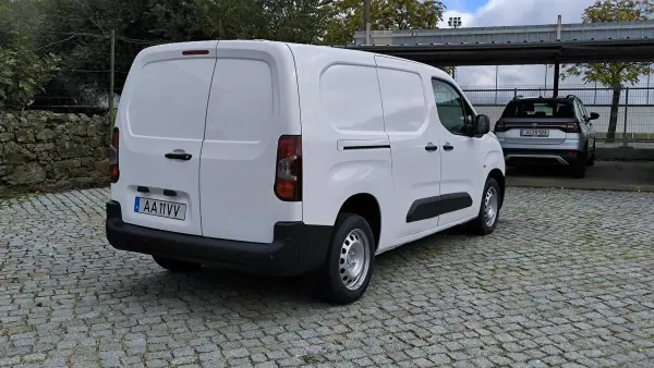 Peugeot PARTNER GIRAFON 2020 - 14490 EUR, 113847 km - AUTO.MOTO.pt - 113847km - foto 7 de 10