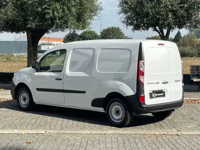 Renault Kangoo 1.5 dCi Longa IVA Dedutível 2021 - 13900 EUR, 151000 km - AUTO.MOTO.pt - 151000km - foto 9 de 27