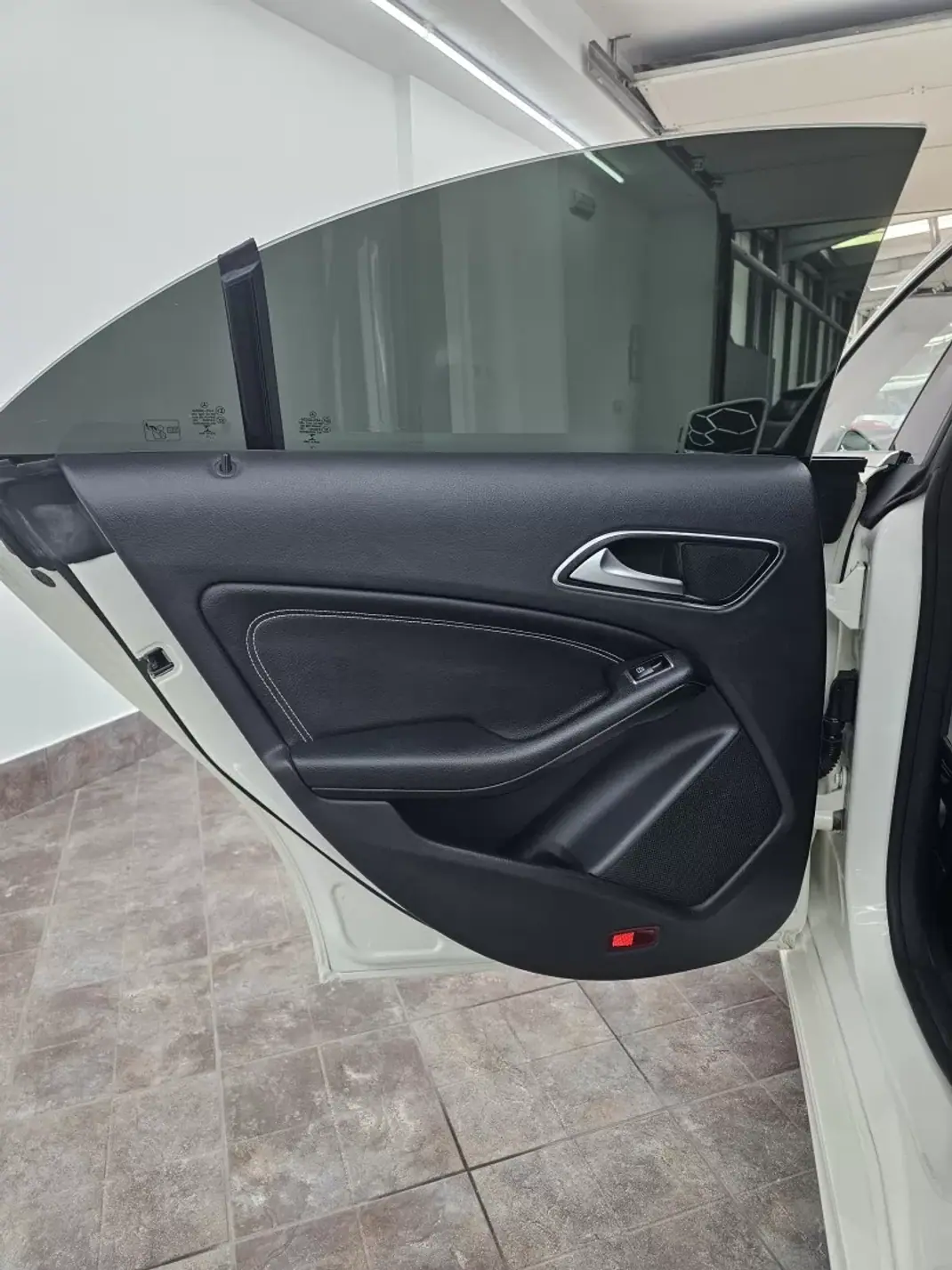 Mercedes-Benz CLA 180 2015 - 14000 EUR, 205367 km - 205367km - foto 49 de 51