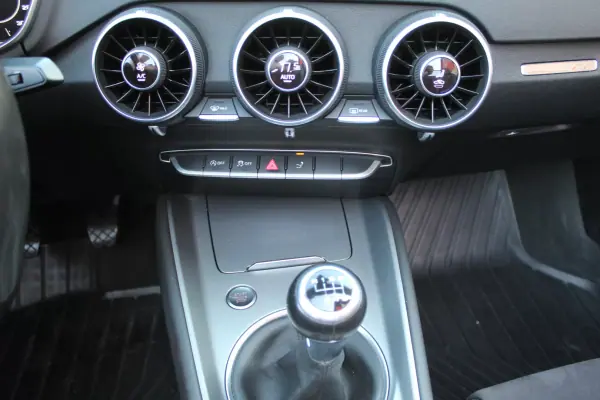 Audi TT Roadster 2015 - 23990 EUR, 151000 km - AUTO.MOTO.pt - 151000km - foto 22 de 36