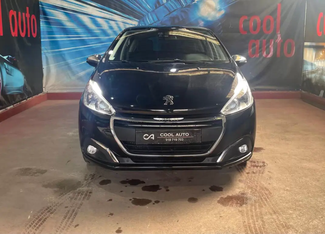 Peugeot 208 2018 - 8899 EUR, 106000 km - AUTO.MOTO.pt - 106000km - foto 2 de 42