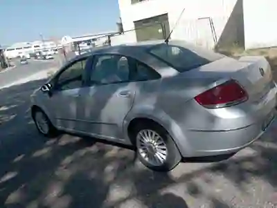 Fiat Linea 2007 - 2900 EUR, 185000 km - AUTO.MOTO.pt - 185000km - foto 6 de 12