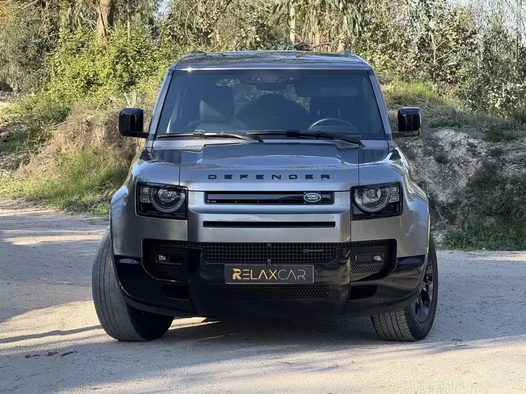 Land Rover Defender 2023 - 74999 EUR, 129000 km - AUTO.MOTO.pt - 129000km - foto 2 de 39