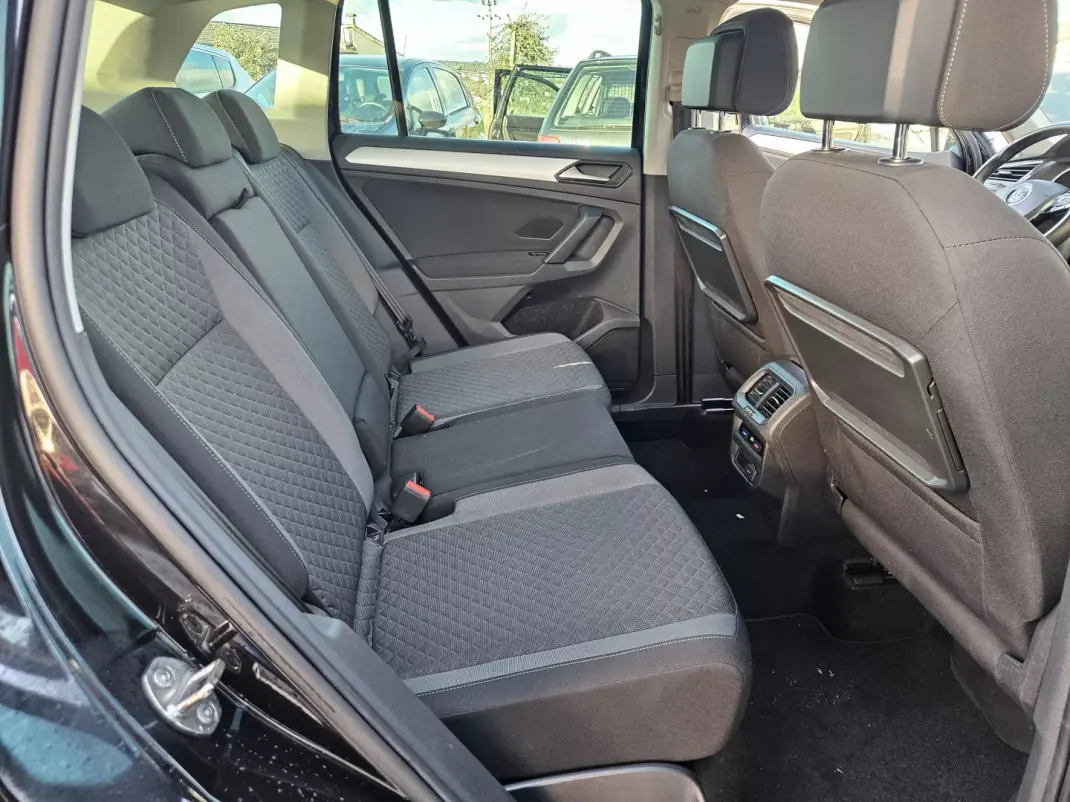 Volkswagen Tiguan 2019 - 24500 EUR, 49800 km - AUTO.MOTO.pt - 49800km - foto 15 de 17