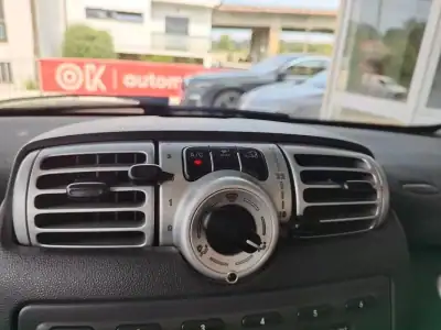 Smart Fortwo Cabrio 2009 - 5750 EUR, 141300 km - AUTO.MOTO.pt - 141300km - foto 25 de 30