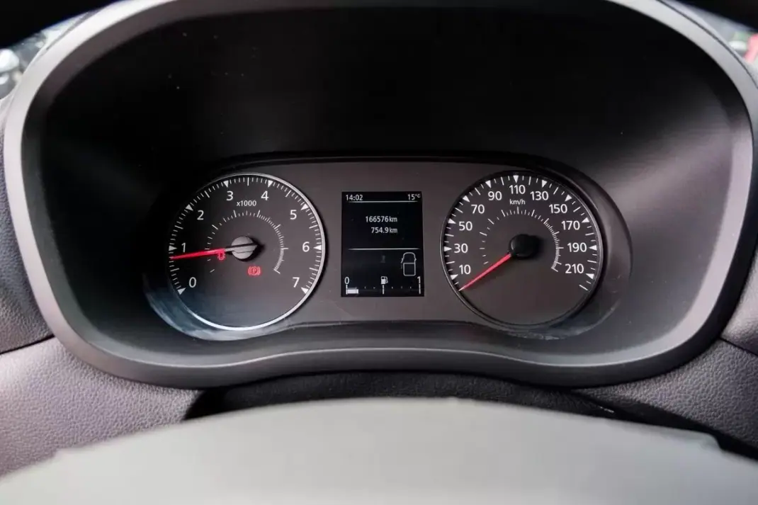 Renault MASTER 2.2DCI CAIXA ABERTA 2023 - 22750 EUR, 166000 km - AUTO.MOTO.pt - 166000km - foto 10 de 20