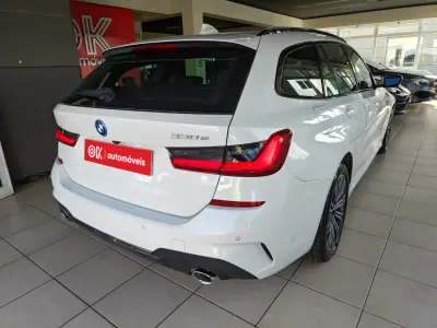 BMW 330e 2022 - 31750 EUR, 83000 km - 83000km - foto 11 de 36