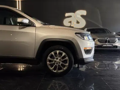 Jeep Compass 2021 - 18990 EUR, 40400 km - AUTO.MOTO.pt - 40400km - foto 4 de 27