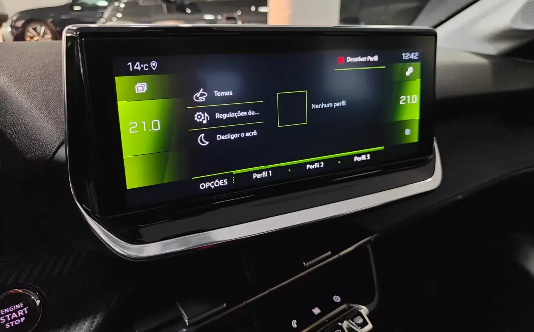 Peugeot 208 2019 - 14500 EUR, 90000 km - AUTO.MOTO.pt - 90000km - foto 54 de 60