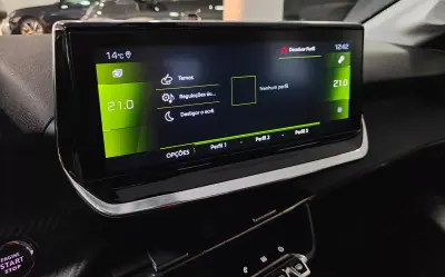 Peugeot 208 2019 - 14500 EUR, 90000 km - AUTO.MOTO.pt - 90000km - foto 54 de 60