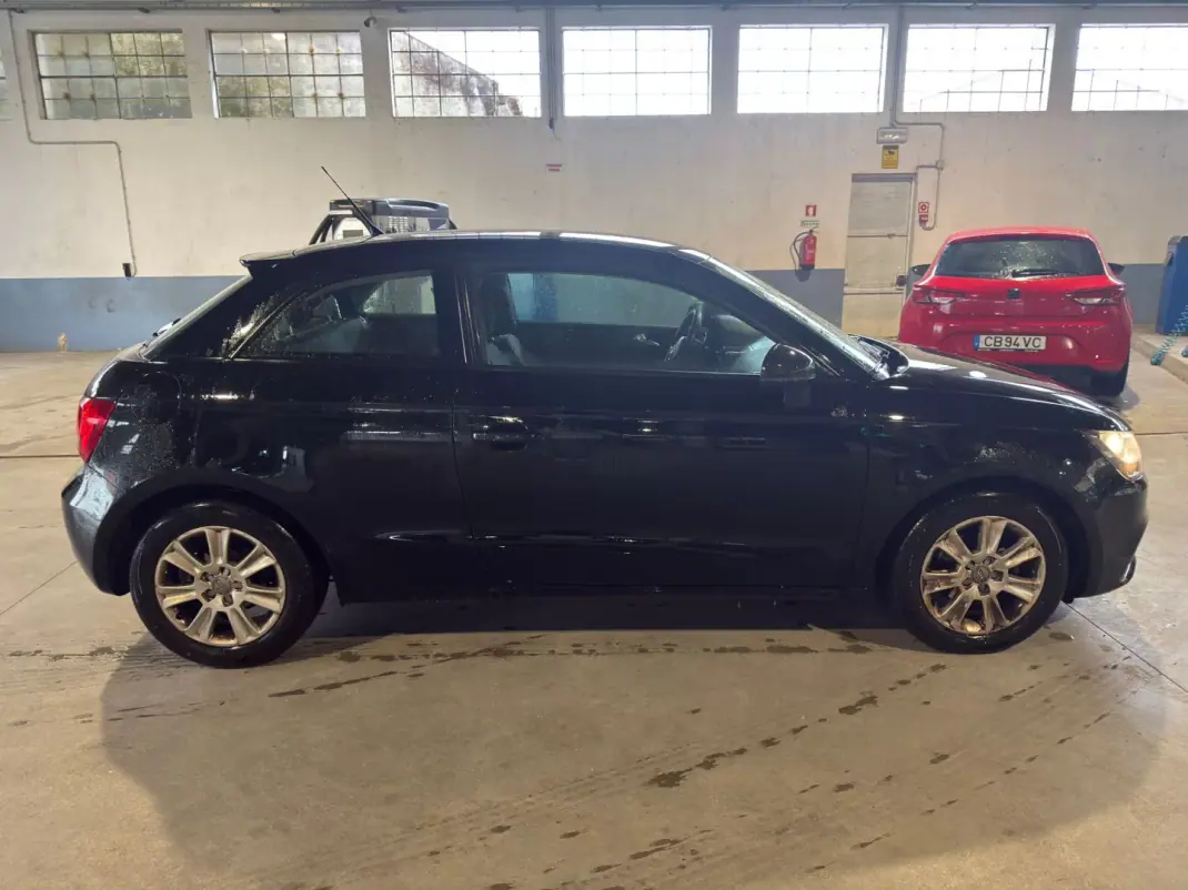 Audi A1 2011 - 10895 EUR, 86000 km - AUTO.MOTO.pt - 86000km - foto 5 de 16