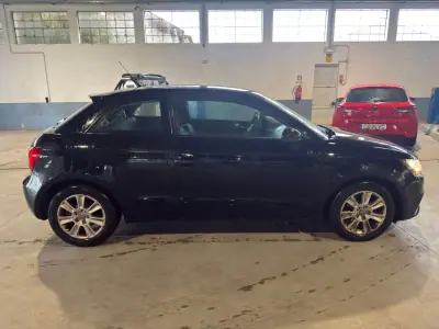 Audi A1 2011 - 10895 EUR, 86000 km - AUTO.MOTO.pt - 86000km - foto 5 de 16