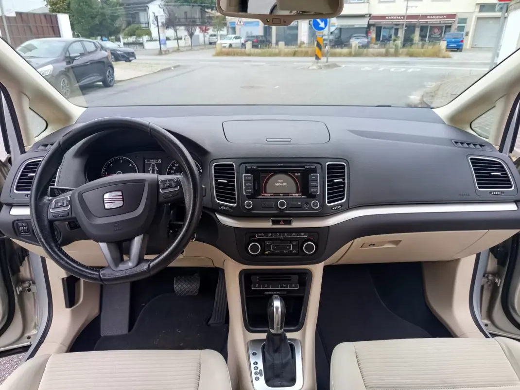 SEAT Alhambra 2011 - 12900 EUR, 199000 km - 199000km - foto 15 de 20
