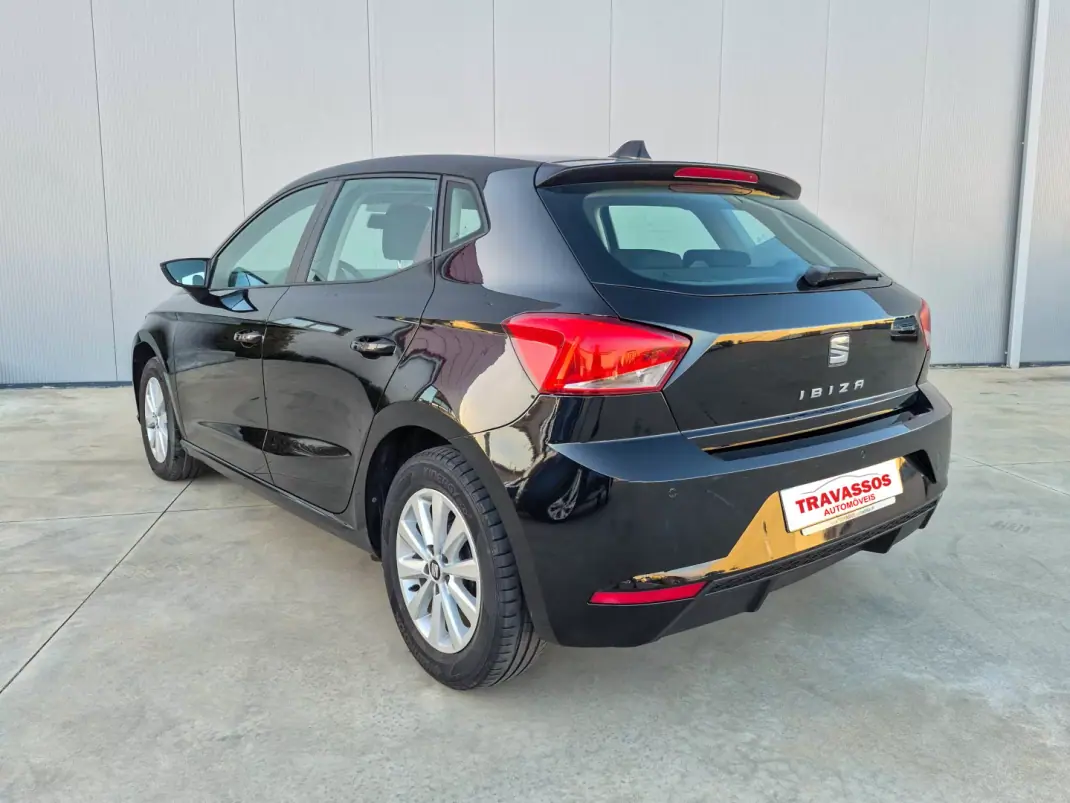 SEAT Ibiza 2018 - 10500 EUR, 94900 km - AUTO.MOTO.pt - 94900km - foto 5 de 8