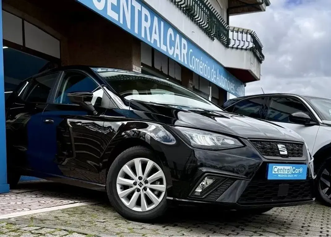 SEAT Ibiza 2023 - 14950 EUR, 75000 km - AUTO.MOTO.pt - 75000km - foto 1 de 23