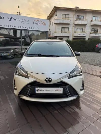 Toyota Yaris 2019 - 13490 EUR, 122240 km - AUTO.MOTO.pt - 122240km - foto 5 de 14