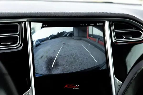 Tesla Model S 2014 - 22000 EUR, 251000 km - AUTO.MOTO.pt - 251000km - foto 19 de 22