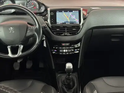 Peugeot 2008 2018 - 14990 EUR, 60029 km - AUTO.MOTO.pt - 60029km - foto 18 de 21