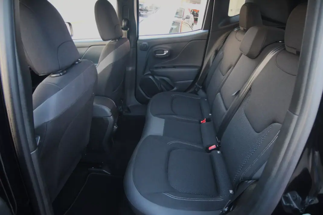 Jeep Renegade 2022 - 18990 EUR, 99500 km - 99500km - foto 17 de 49