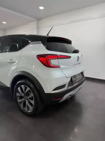 Renault Captur 2021 - 20000 EUR, 80000 km - AUTO.MOTO.pt - 80000km - foto 7 de 22